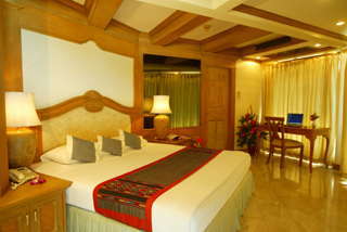 Sea Pearl Beach & Spa Patong Екстериор снимка